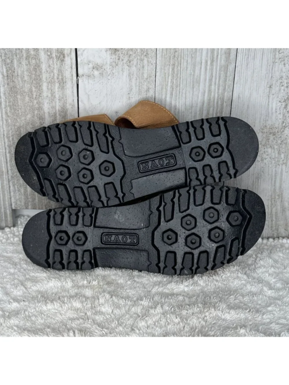 Naot women tan